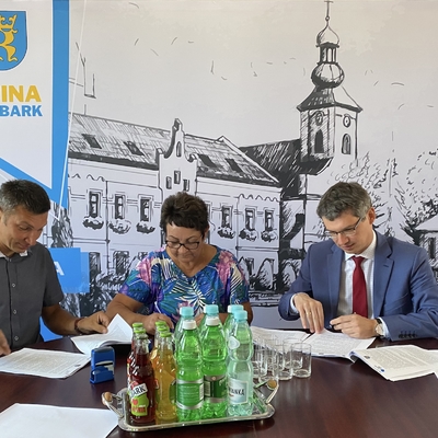 Obraz przedstawiający Podpisano umowy o łącznej wartości 12 mln zł